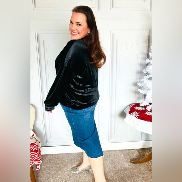 Home For The Holiday Silver Sequin Bow Velvet Pullover Top - Picture 5 of 16